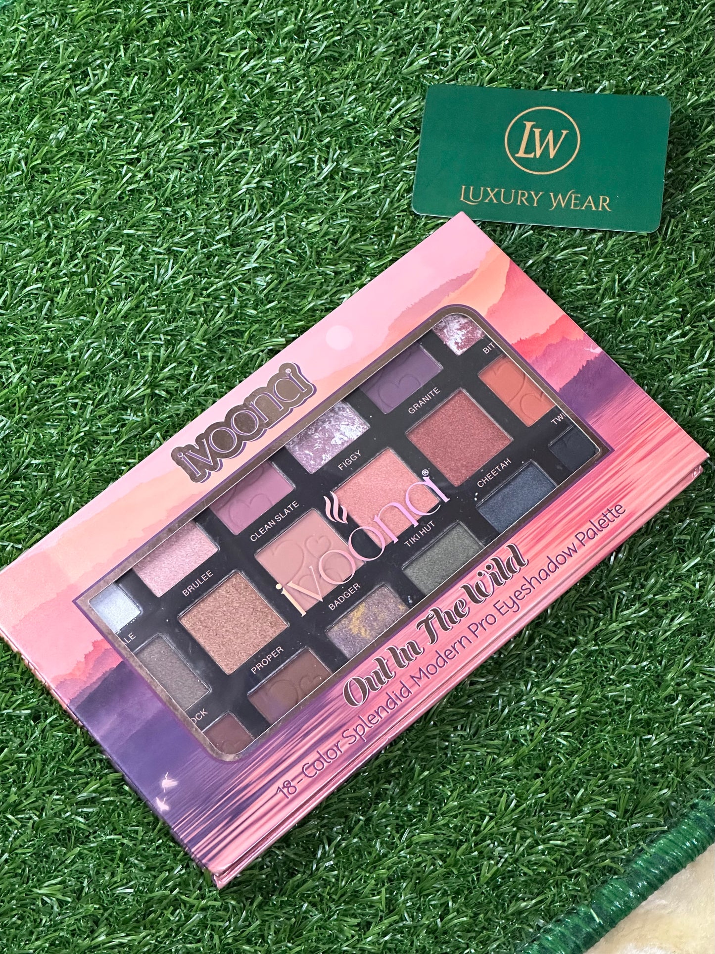 IVOONA Eyeshadow Palette | 18- Color Splendid Modern Pro