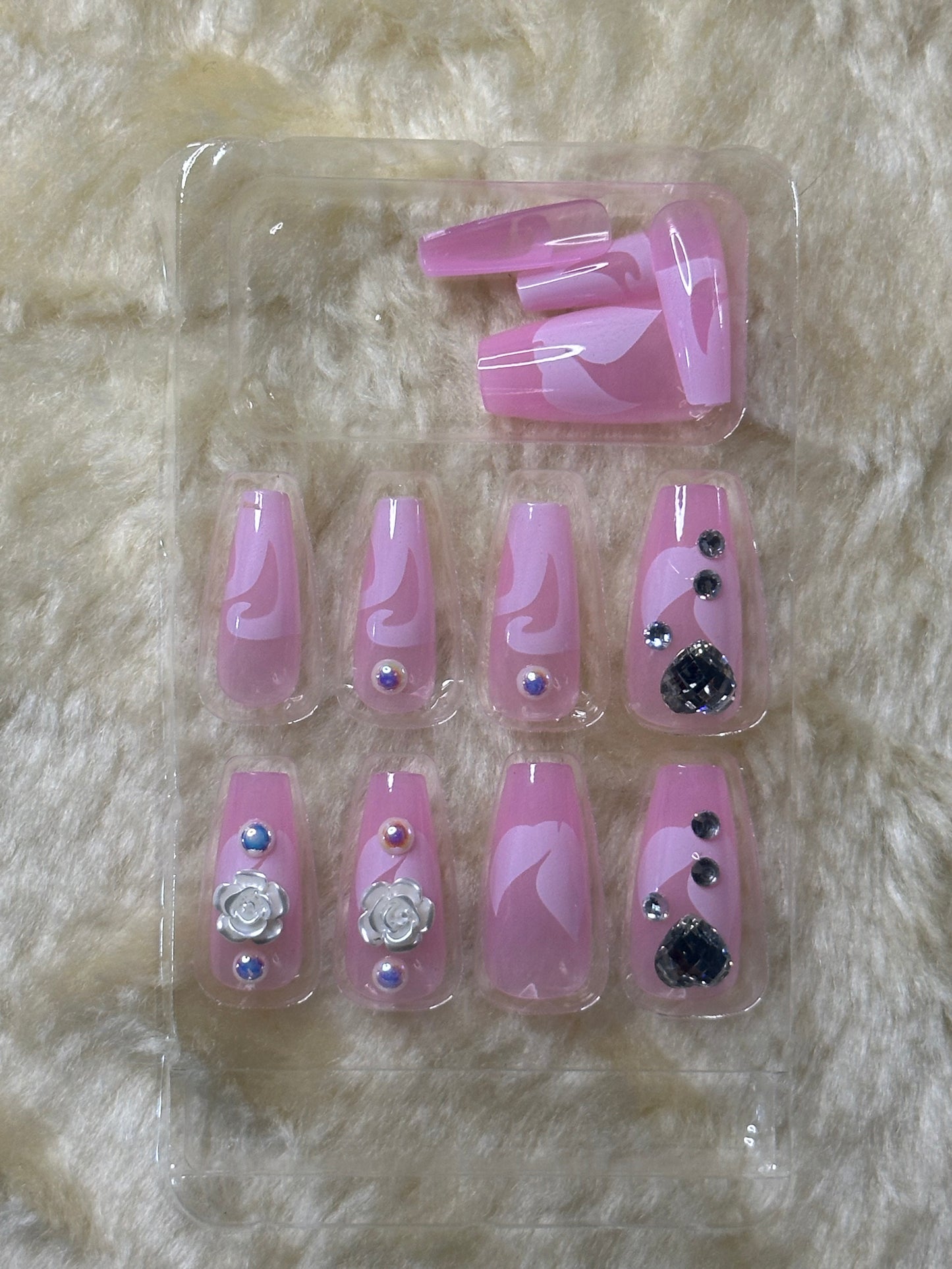 Press On Nails |