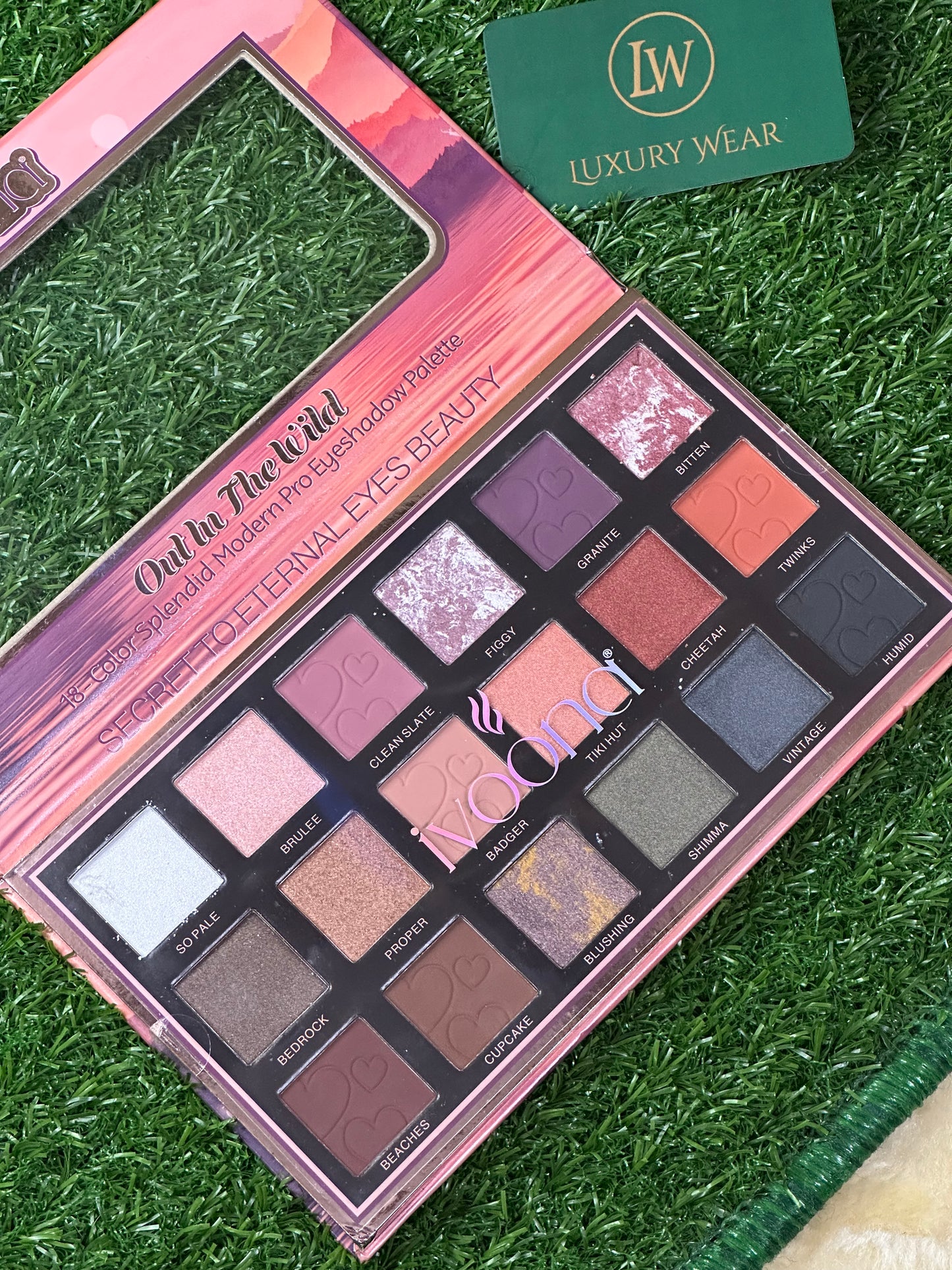 IVOONA Eyeshadow Palette | 18- Color Splendid Modern Pro