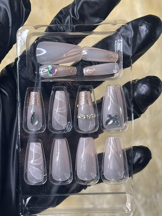 Press On Nails |