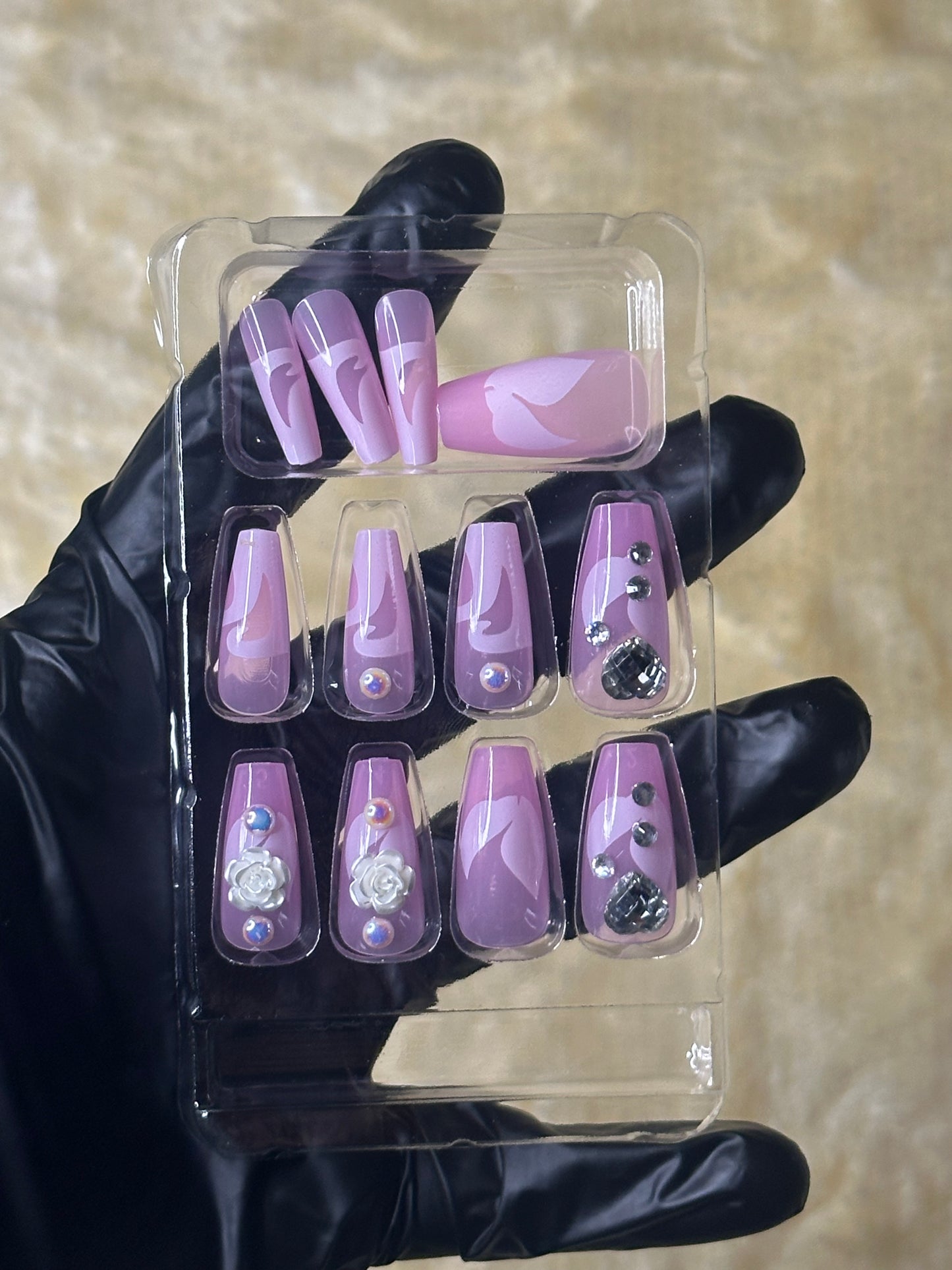 Press On Nails |